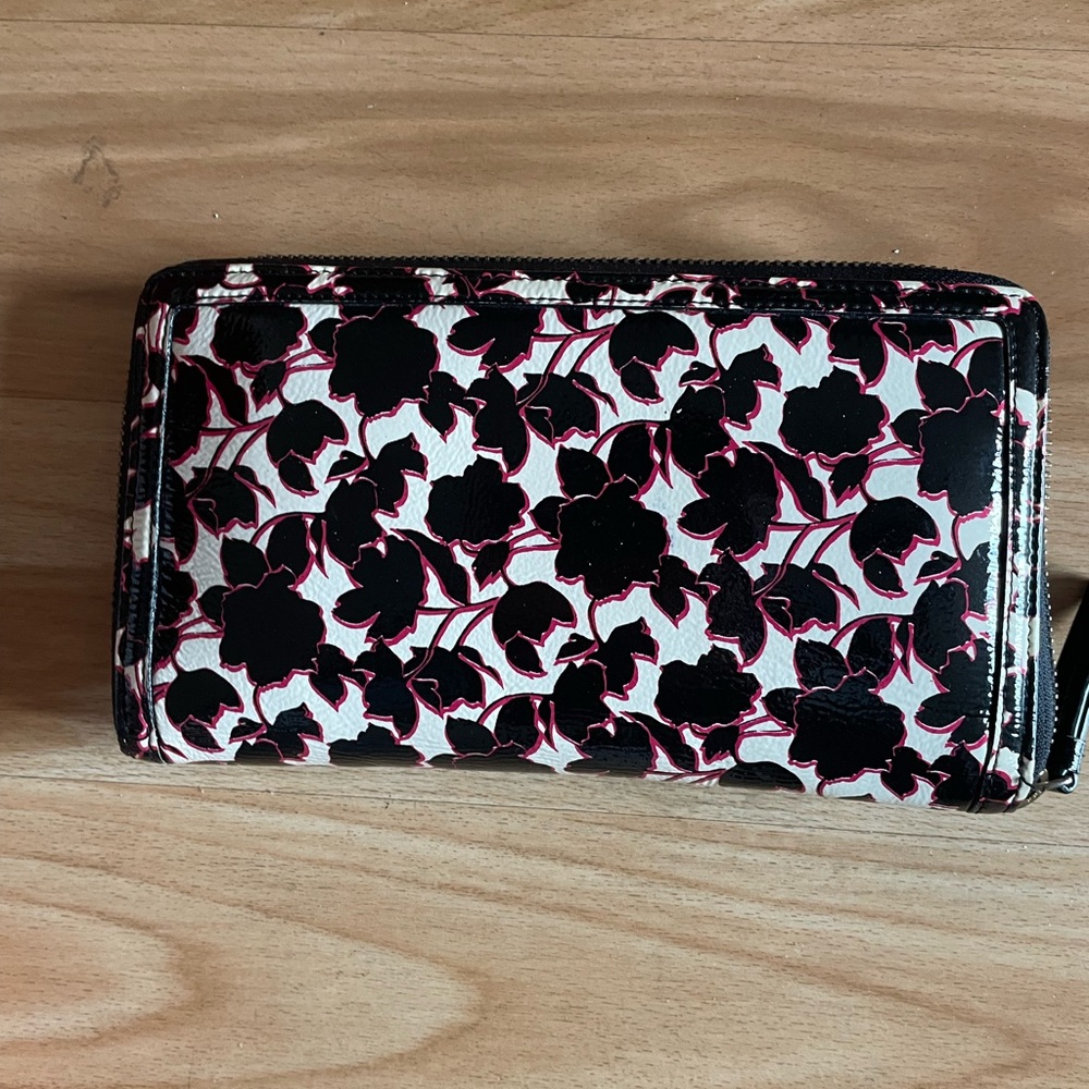 Halogen Large Zip Around Wallet - Picture 2 of 16